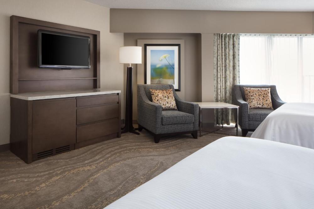 Traditional Double Room with Two Double Beds and Roll-in Shower - Mobility and Hearing Accessible interior